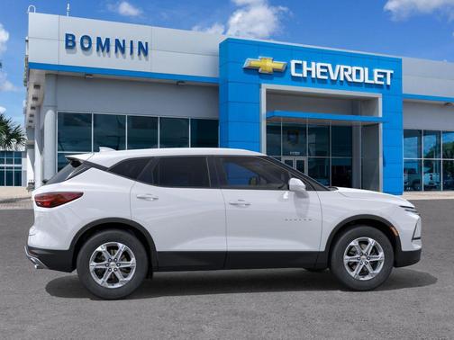 Summit White 2026 Chevrolet Blazer 2LT