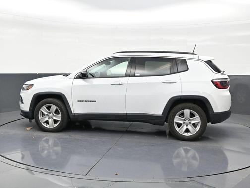 Bright White Clearcoat 2022 Jeep Compass Latitude