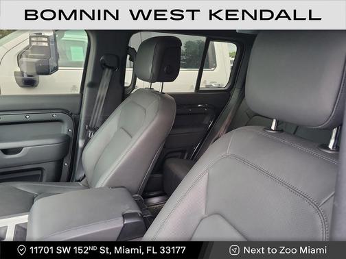 2025 Land Rover Defender 110 P400 X-Dynamic SE