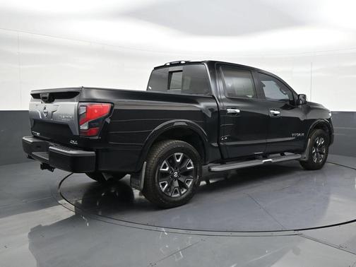 2021 Nissan Titan Platinum Reserve