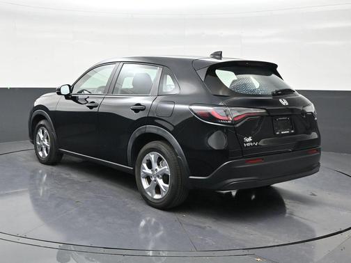 Crystal Black Pearl 2023 Honda HR-V LX