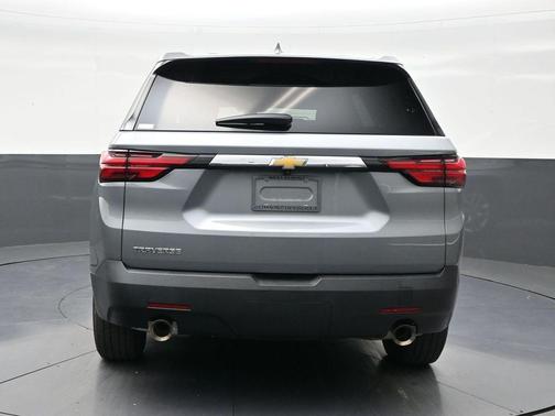 Sterling Gray Metallic 2023 Chevrolet Traverse LS