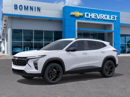 Summit White 2026 Chevrolet Trax LT