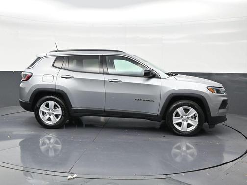 Billet Silver Metallic Clearcoat 2022 Jeep Compass Latitude