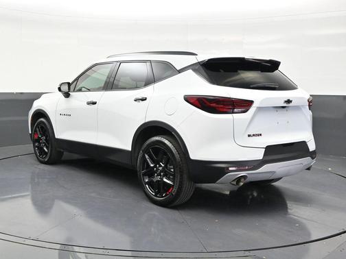 Summit White 2025 Chevrolet Blazer 3LT