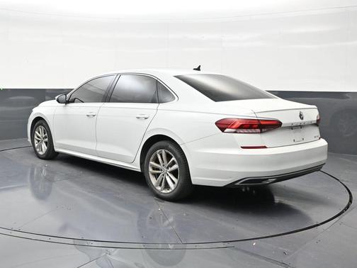 Pure White 2020 Volkswagen Passat 2.0T SE