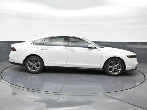 Platinum White Pearl 2024 Honda Accord EX