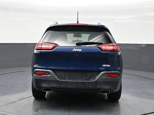 Patriot Blue Pearlcoat 2018 Jeep Cherokee Latitude Plus