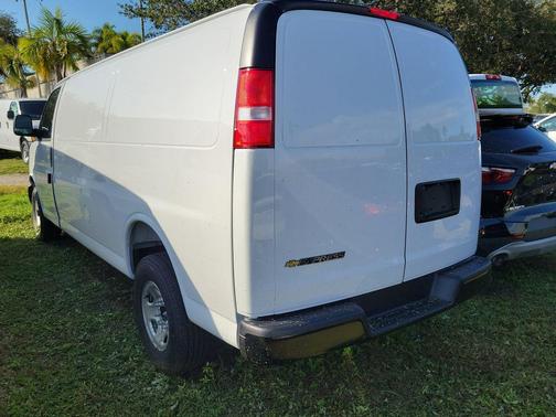 2025 Chevrolet Express 2500 RWD 2500 Extended Wheelbase WT