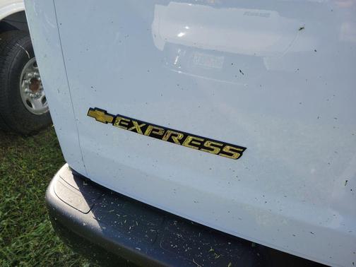 2025 Chevrolet Express 2500 RWD 2500 Extended Wheelbase WT