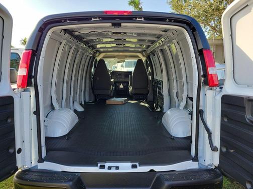 2025 Chevrolet Express 2500 RWD 2500 Extended Wheelbase WT