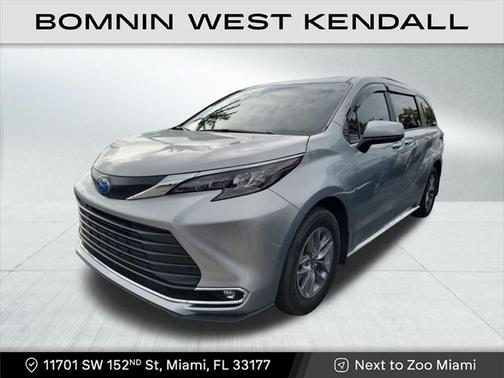 2024 Toyota Sienna XLE 8 Passenger