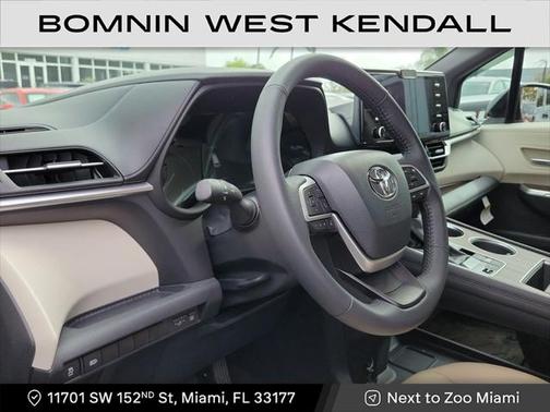 2024 Toyota Sienna XLE 8 Passenger
