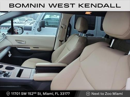 2024 Toyota Sienna XLE 8 Passenger