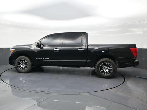 Super Black 2020 Nissan Titan SV