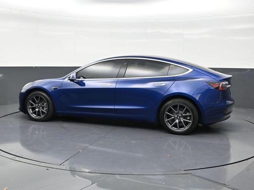 Deep Blue Metallic 2019 Tesla Model 3 Long Range