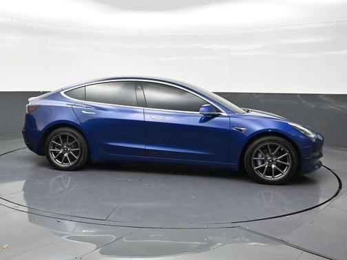 Deep Blue Metallic 2019 Tesla Model 3 Long Range