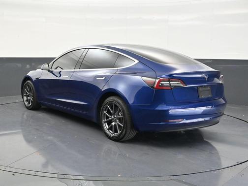 Deep Blue Metallic 2019 Tesla Model 3 Long Range
