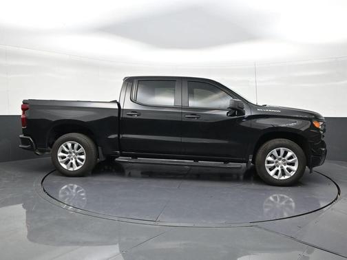 Black 2026 Chevrolet Silverado 1500 Custom
