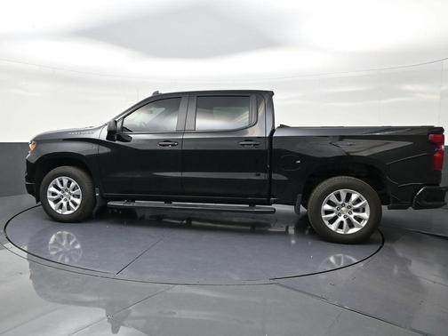 Black 2026 Chevrolet Silverado 1500 Custom