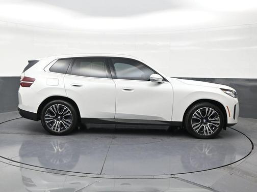 Mineral White Metallic 2025 BMW X3 30 xDrive