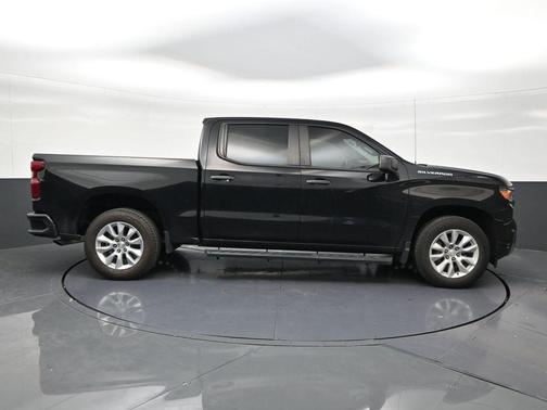Black 2022 Chevrolet Silverado 1500 Custom