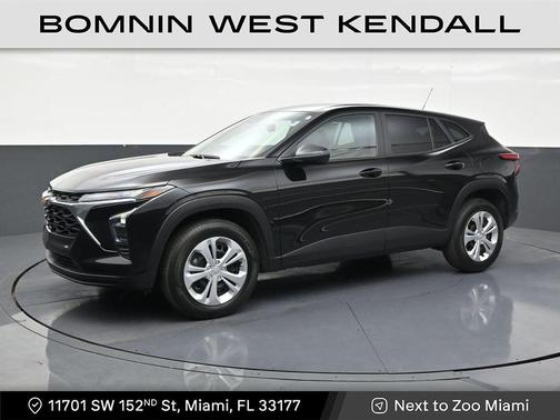 Mosaic Black Metallic 2025 Chevrolet Trax LS