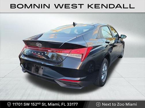 2023 Hyundai ELANTRA SE