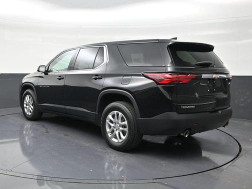 Mosaic Black Metallic 2023 Chevrolet Traverse LS
