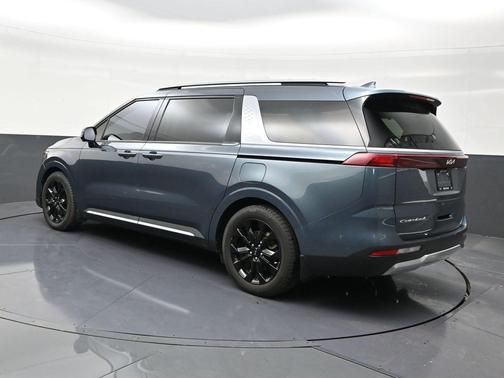 2022 Kia Carnival SX