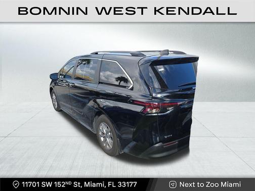 2025 Toyota Sienna XLE