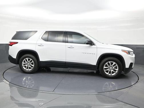 Summit White 2020 Chevrolet Traverse LS