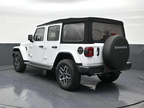 2024 Jeep Wrangler 4-Door Sahara 4x4