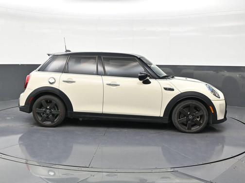 Pepper White 2022 MINI Hardtop Cooper S