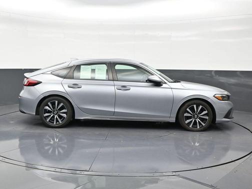 Lunar Silver Metallic 2022 Honda Civic EX-L