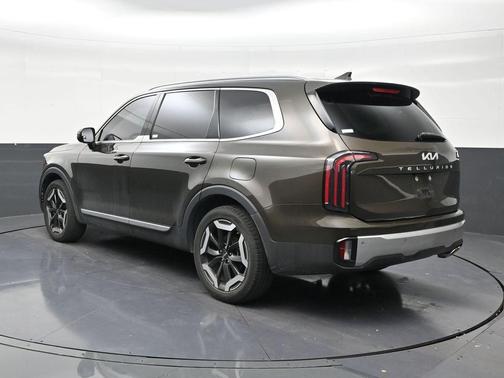 Dark Moss 2024 Kia Telluride EX