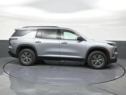 Sterling Gray Metallic 2024 Chevrolet Traverse LT