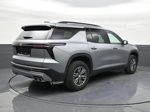 Sterling Gray Metallic 2024 Chevrolet Traverse LT