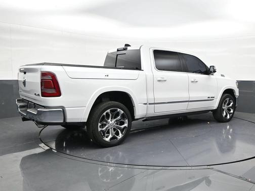 Ivory White Tri-Coat Pearlcoat 2024 RAM 1500 Limited