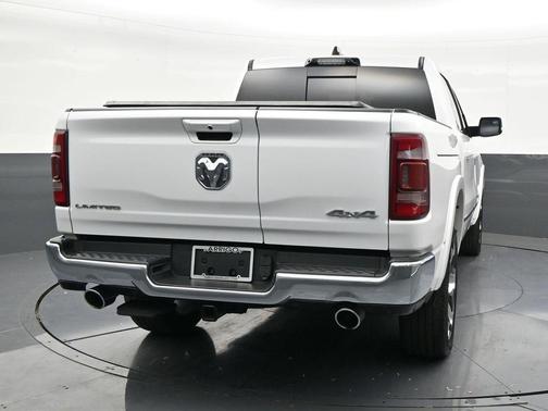 Ivory White Tri-Coat Pearlcoat 2024 RAM 1500 Limited
