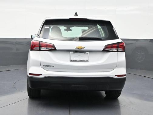 Summit White 2022 Chevrolet Equinox LS