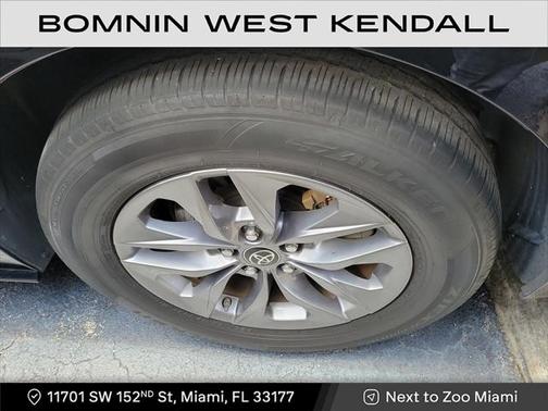 2023 Toyota Sienna LE