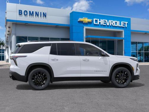 Summit White 2026 Chevrolet Traverse LT
