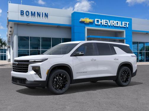 Summit White 2026 Chevrolet Traverse LT