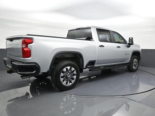 Silver Ice Metallic 2022 Chevrolet Silverado 2500 Custom