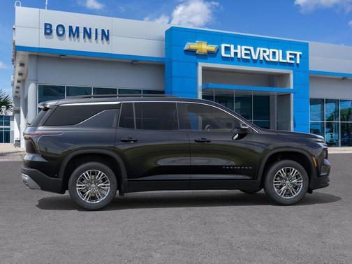 Mosaic Black Metallic 2026 Chevrolet Traverse LT