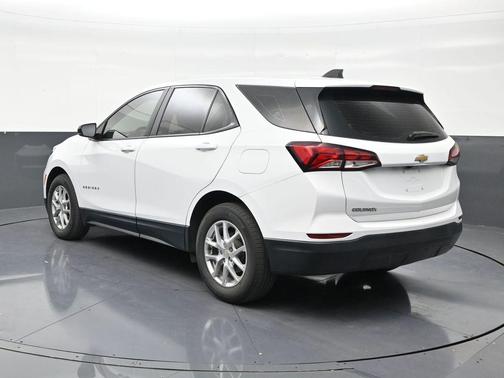 Summit White 2022 Chevrolet Equinox LS