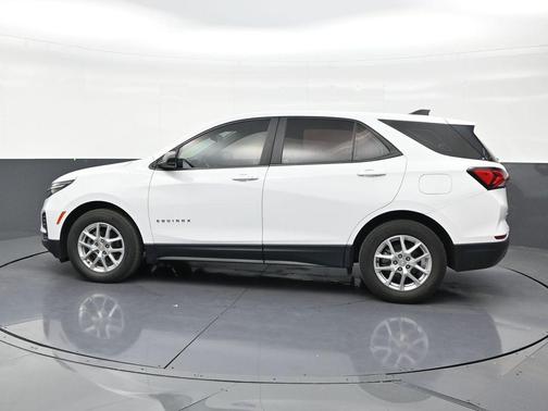 Summit White 2022 Chevrolet Equinox LS
