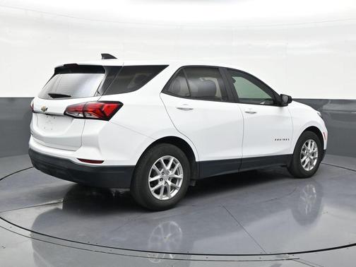 Summit White 2022 Chevrolet Equinox LS