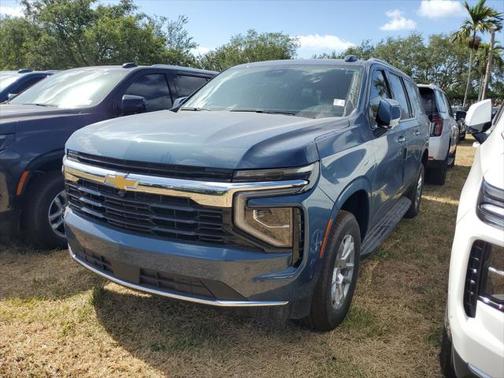 2025 Chevrolet Suburban LS